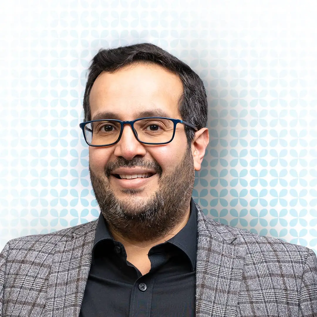 Dr. Fahd Quhill, Consultnant ophtalmologist in retina and uveitis specialist at Moorfields Eye Hospital Dubai.