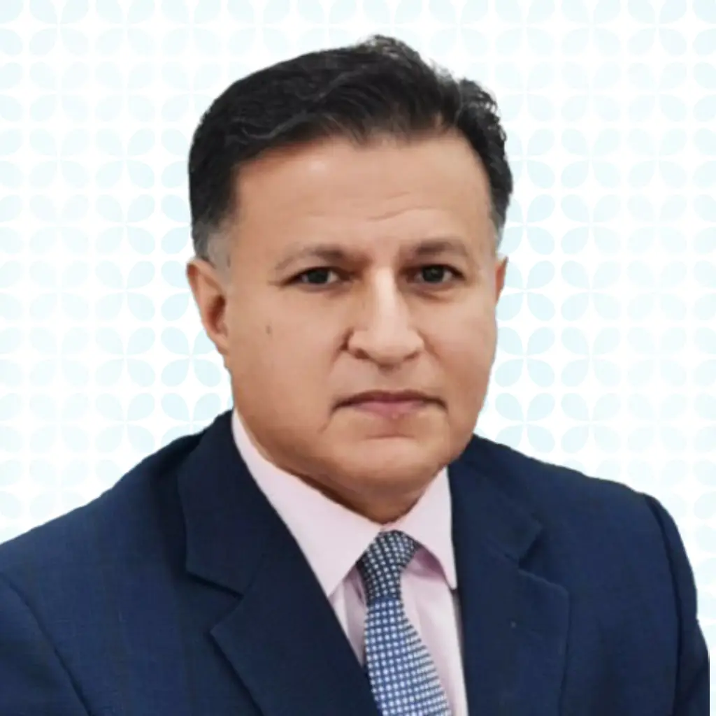 Dr. Usman Mahmood, Consultant retinal surgery and diabetic retinopathy expert at Moorfields Eye Hospital Abu Dhabi.